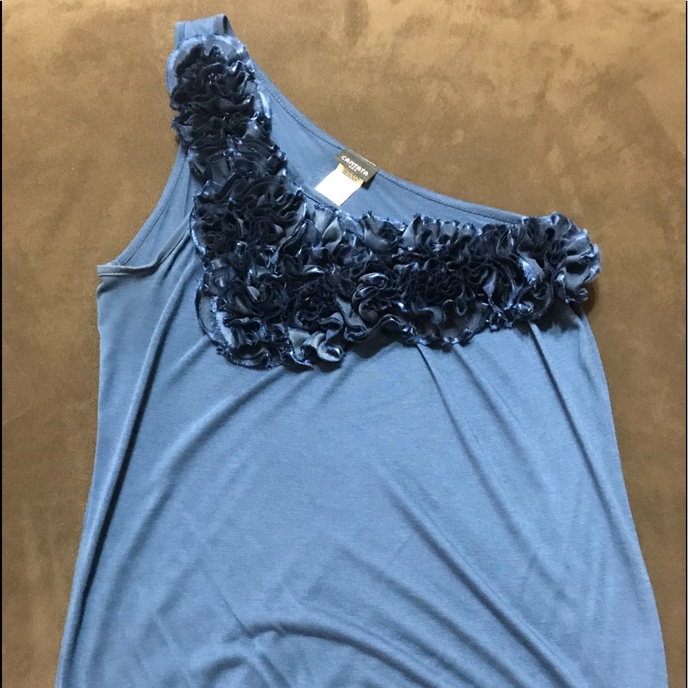 One shoulders top